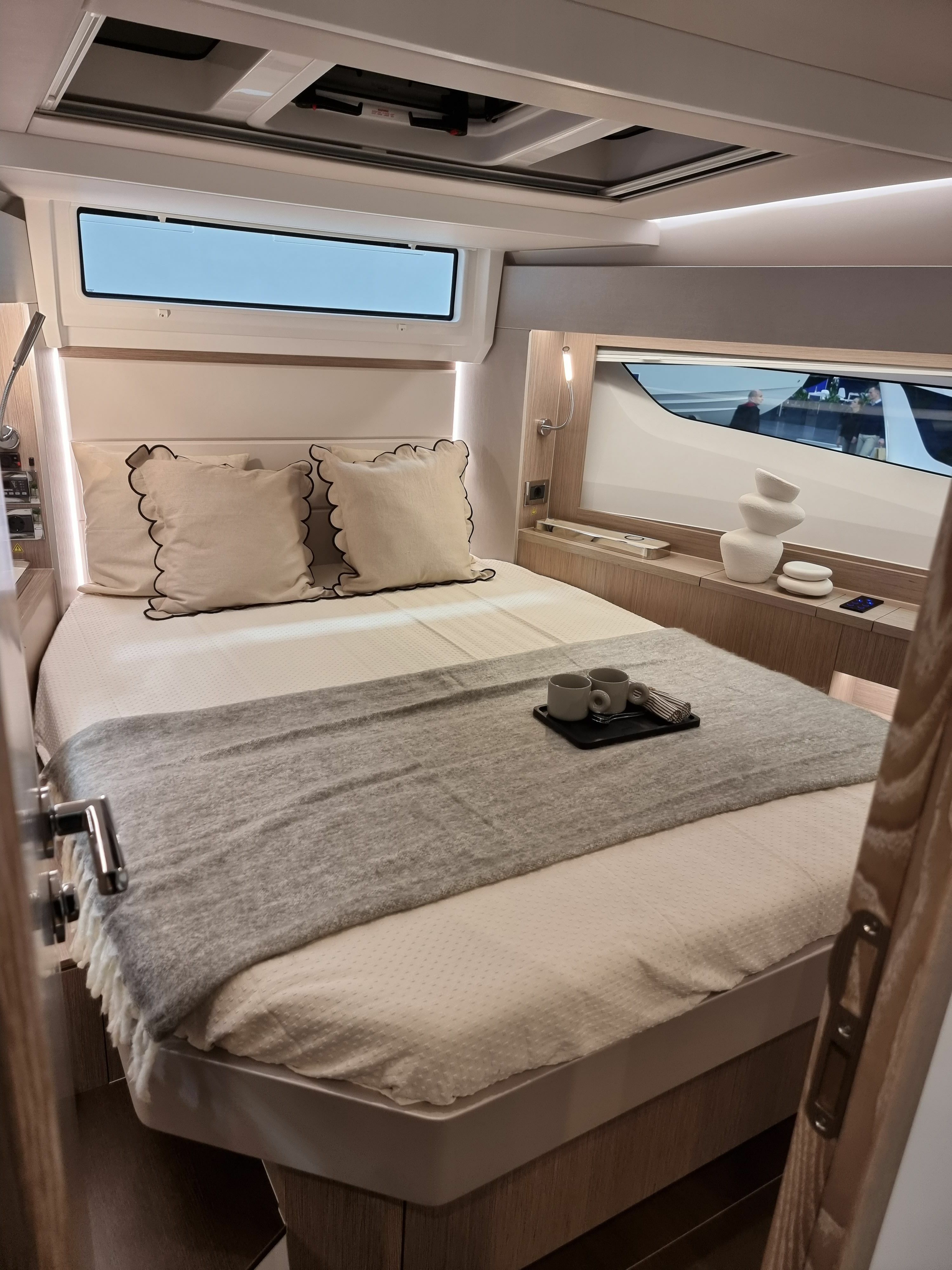 Sealine C390 | Tireless