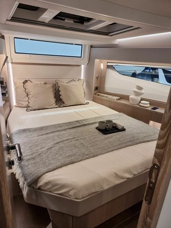 Sealine C390 | Tireless