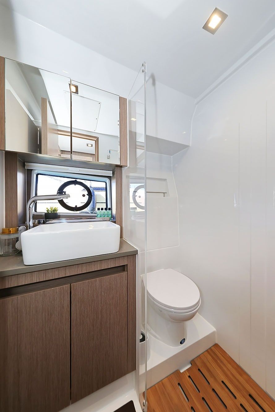 Sealine C390 | Tireless