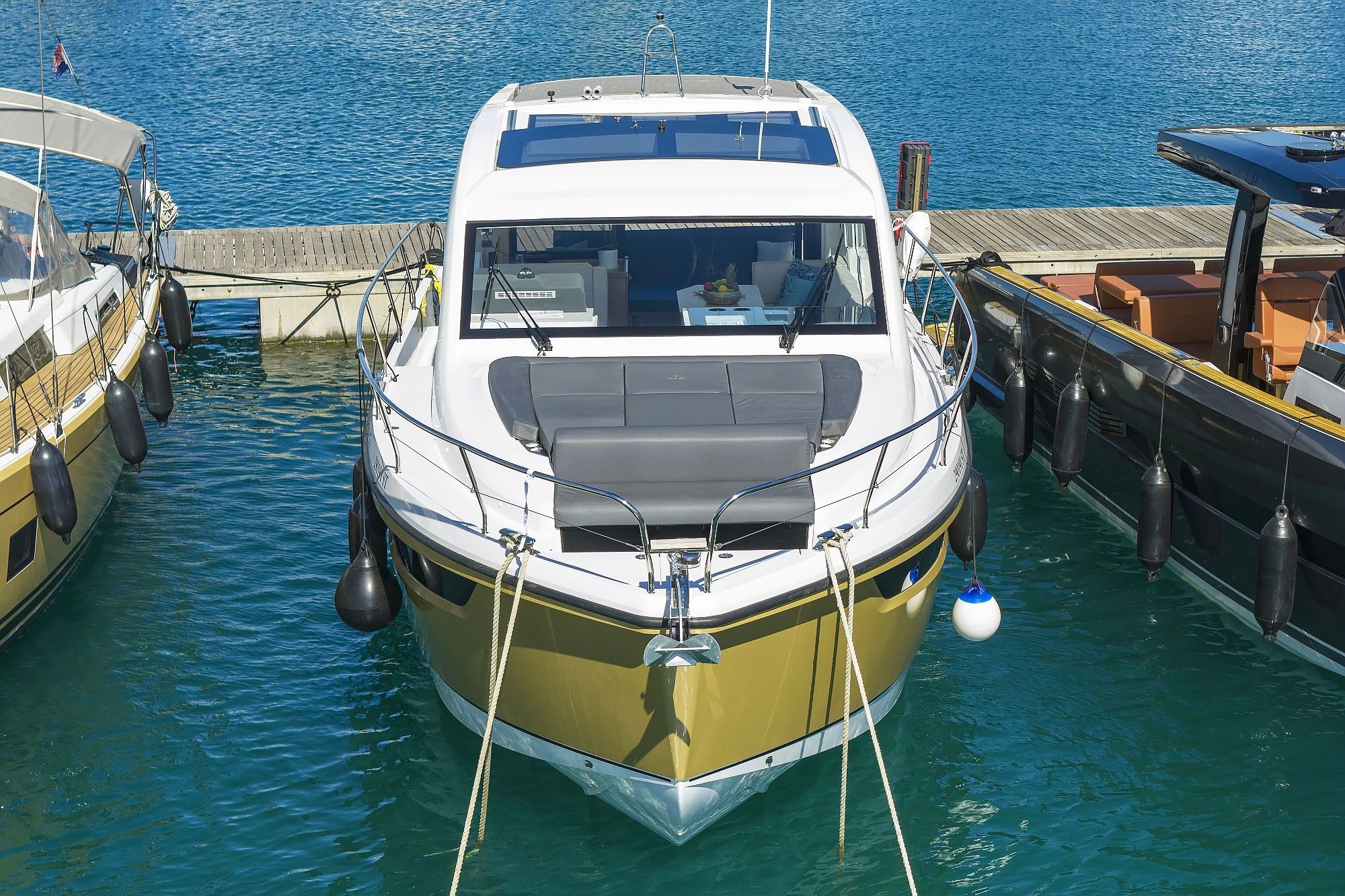 Sealine C390 | Tireless