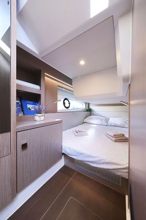 Sealine C390 | Tireless