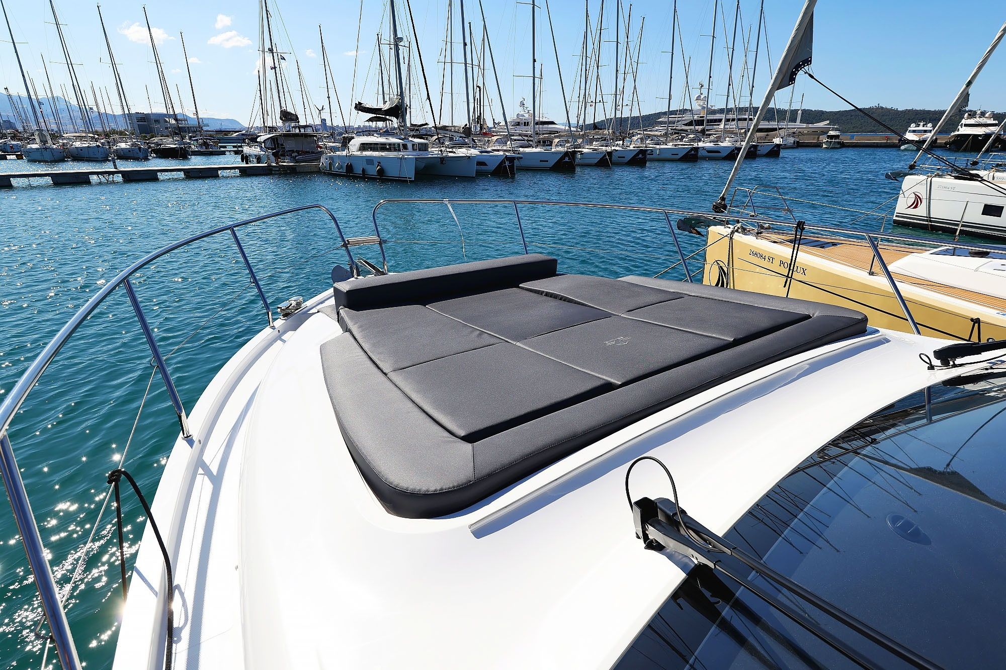 Sealine C390 | Tireless