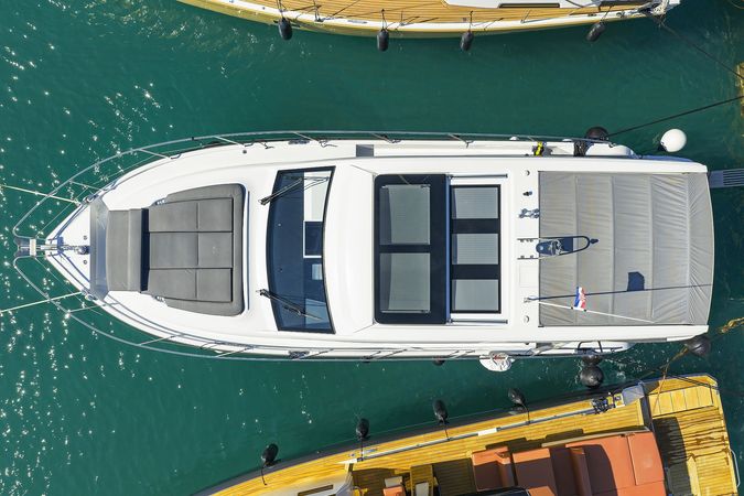 Sealine C390 | Tireless