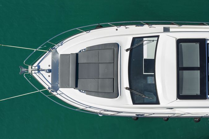 Sealine C390 | Tireless