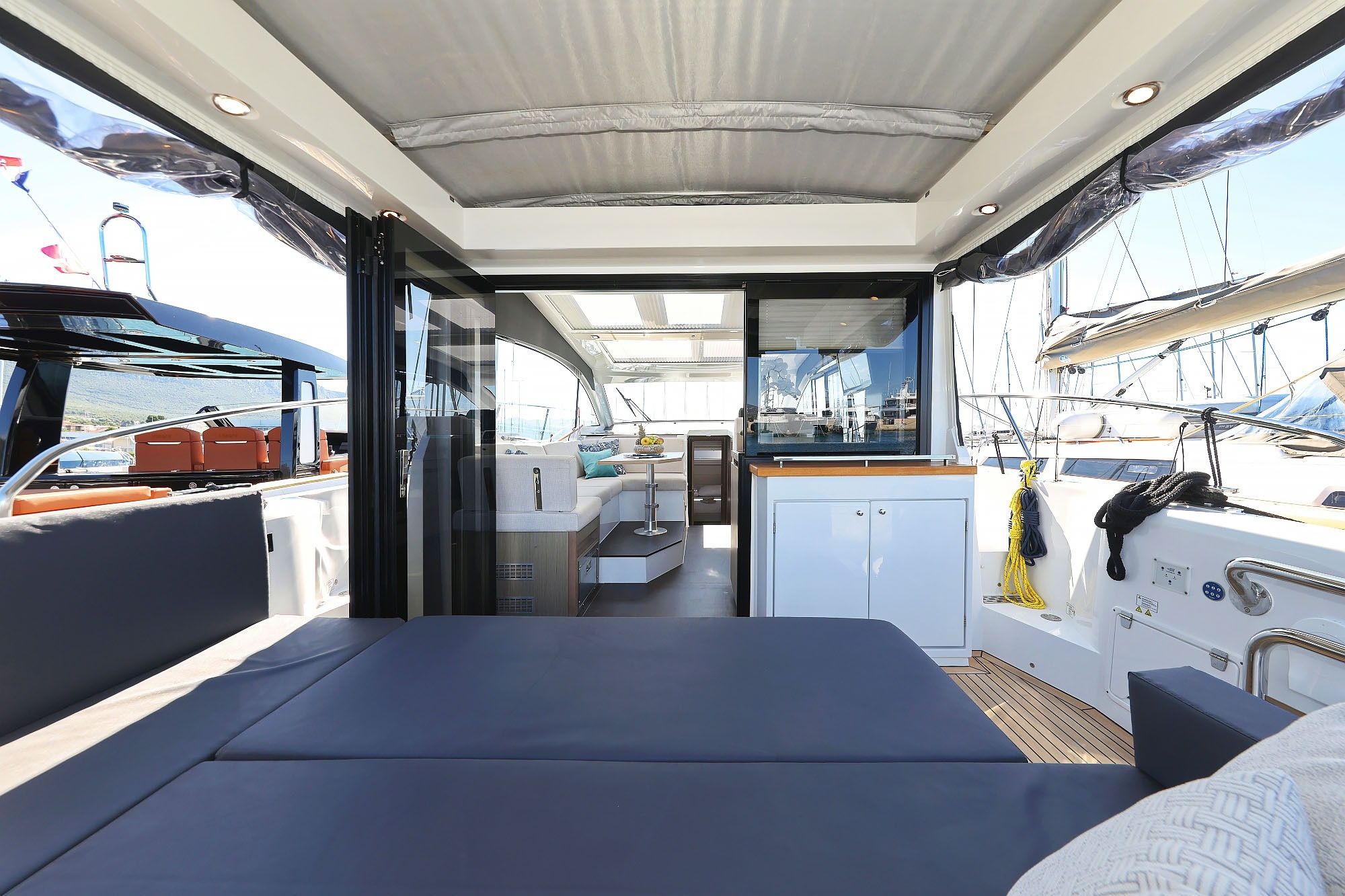 Sealine C390 | Tireless