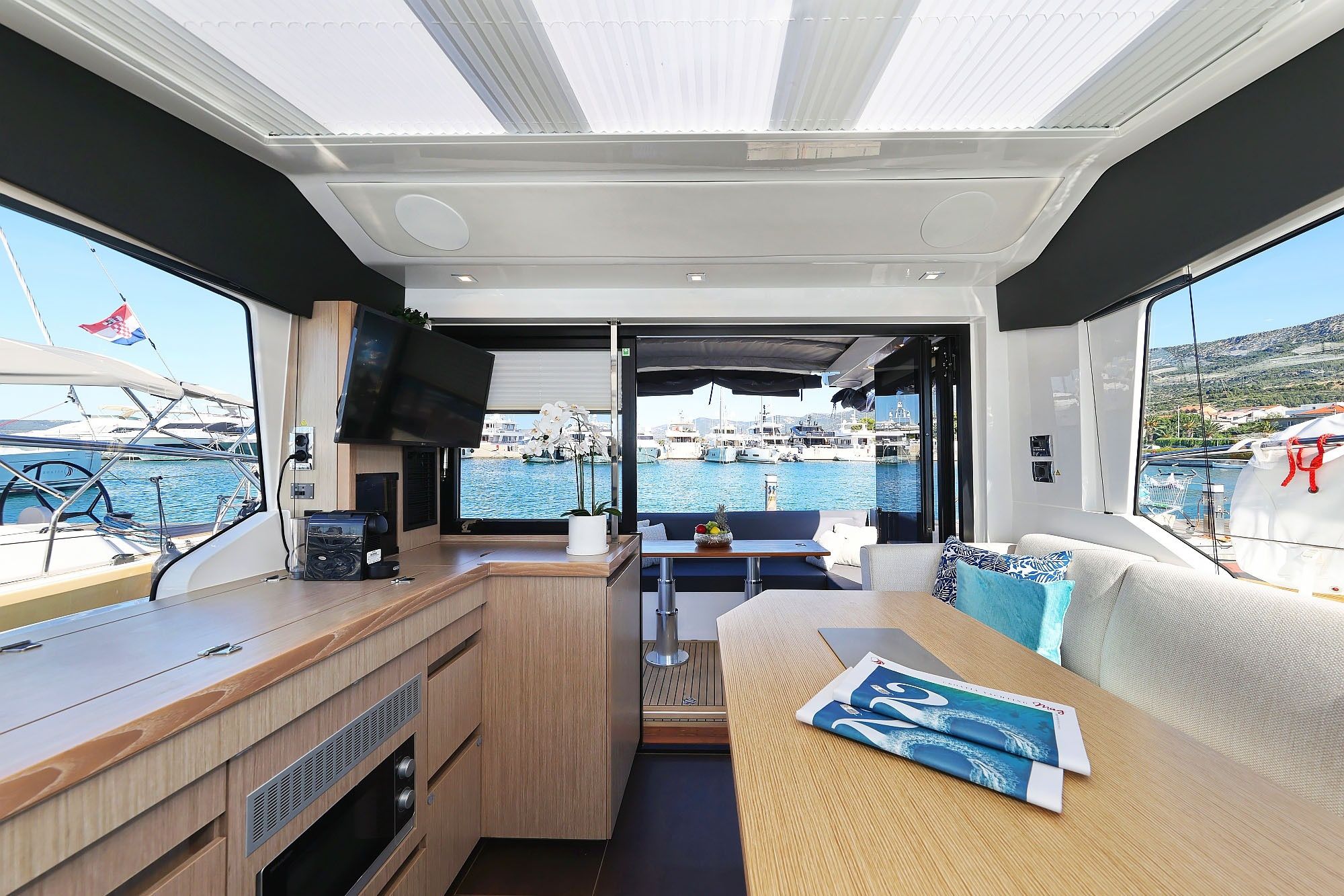 Sealine C390 | Tireless