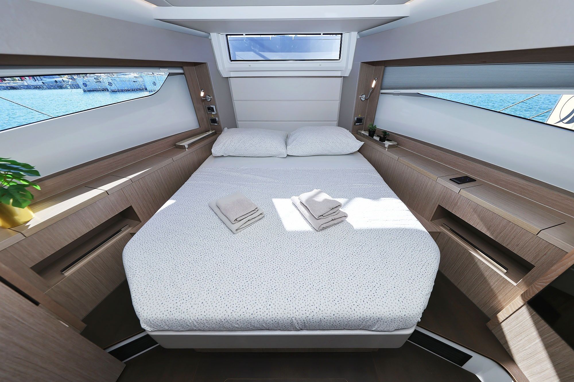 Sealine C390 | Tireless