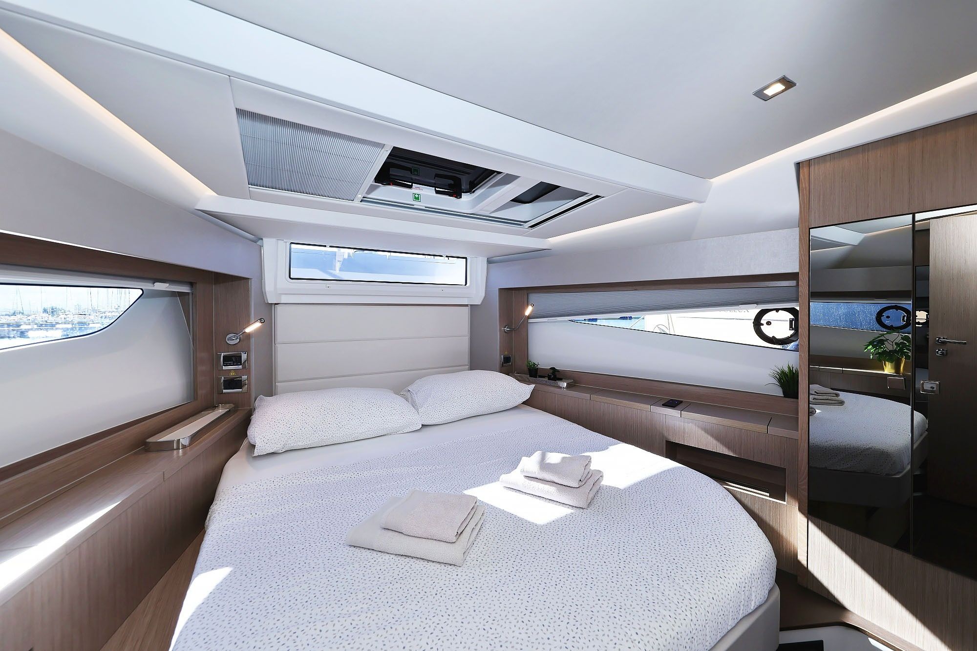 Sealine C390 | Tireless