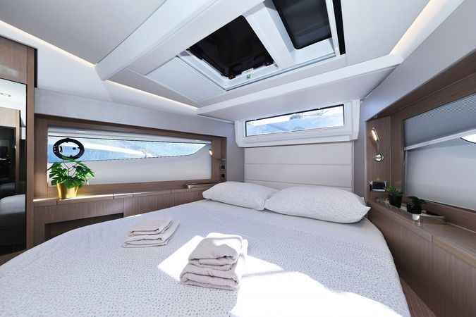 Sealine C390 | Tireless