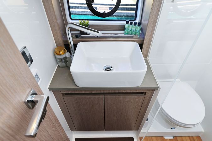 Sealine C390 | Tireless