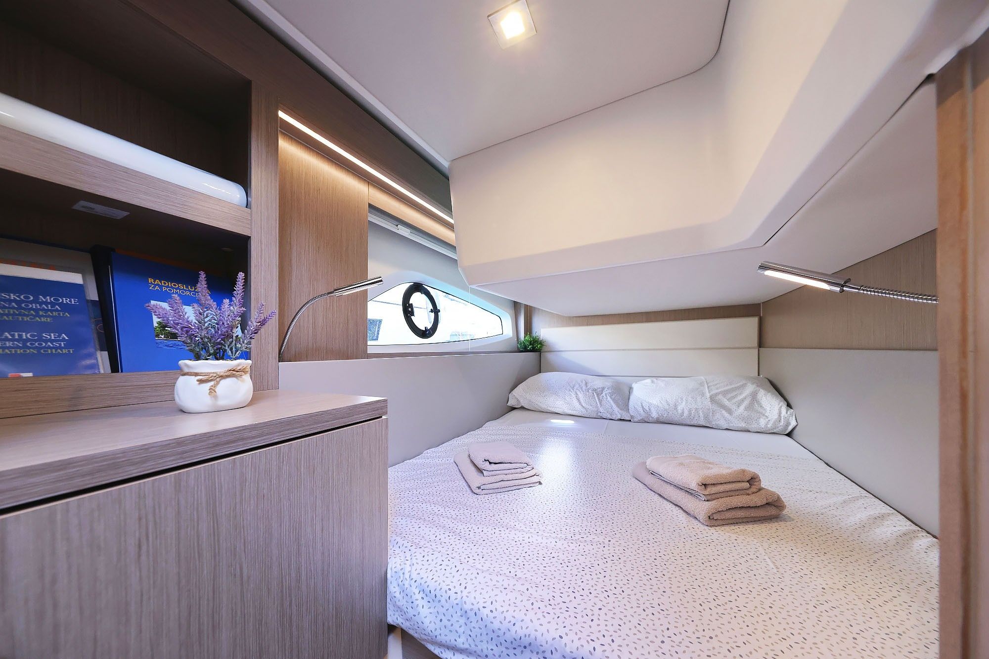 Sealine C390 | Tireless