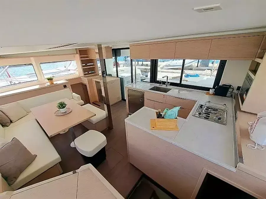 Lagoon 46 | Silver Elli