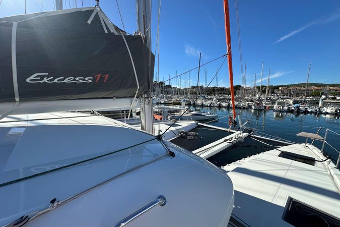 Excess 11 | Manuia