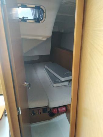 Jeanneau Sun Odyssey 349 | Champagne