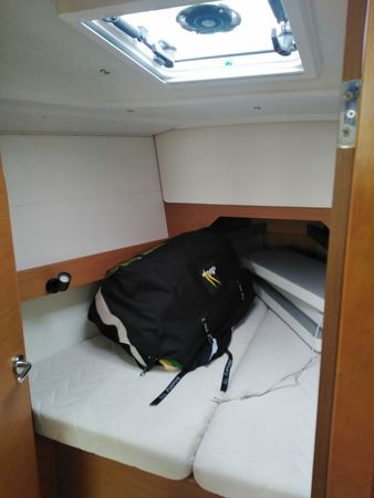 Jeanneau Sun Odyssey 349 | Champagne