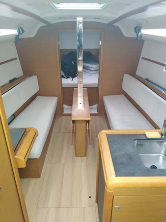 Jeanneau Sun Odyssey 349 | Champagne