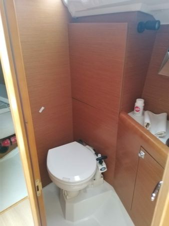 Jeanneau Sun Odyssey 349 | Champagne