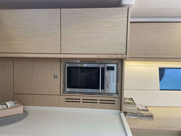 Bavaria C57 | Pelargos