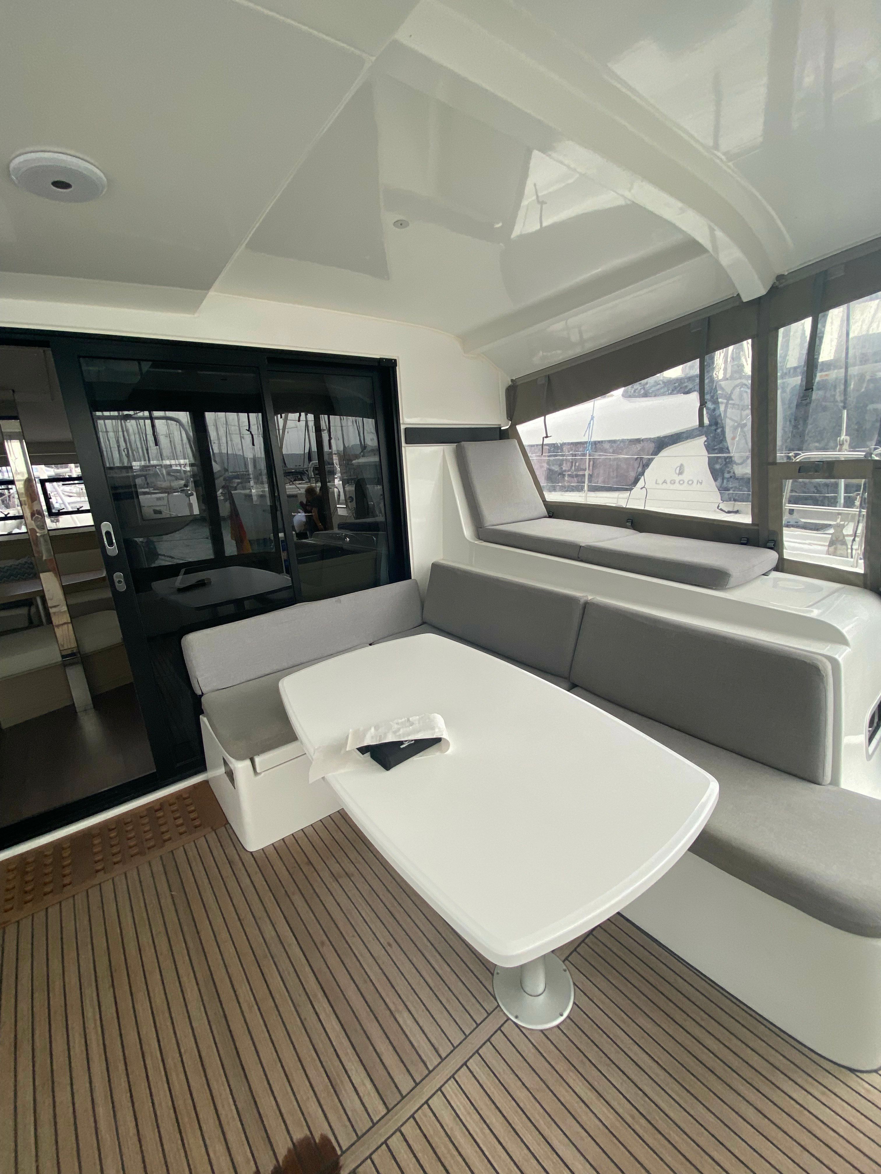 Lagoon 42 | Brunhilde