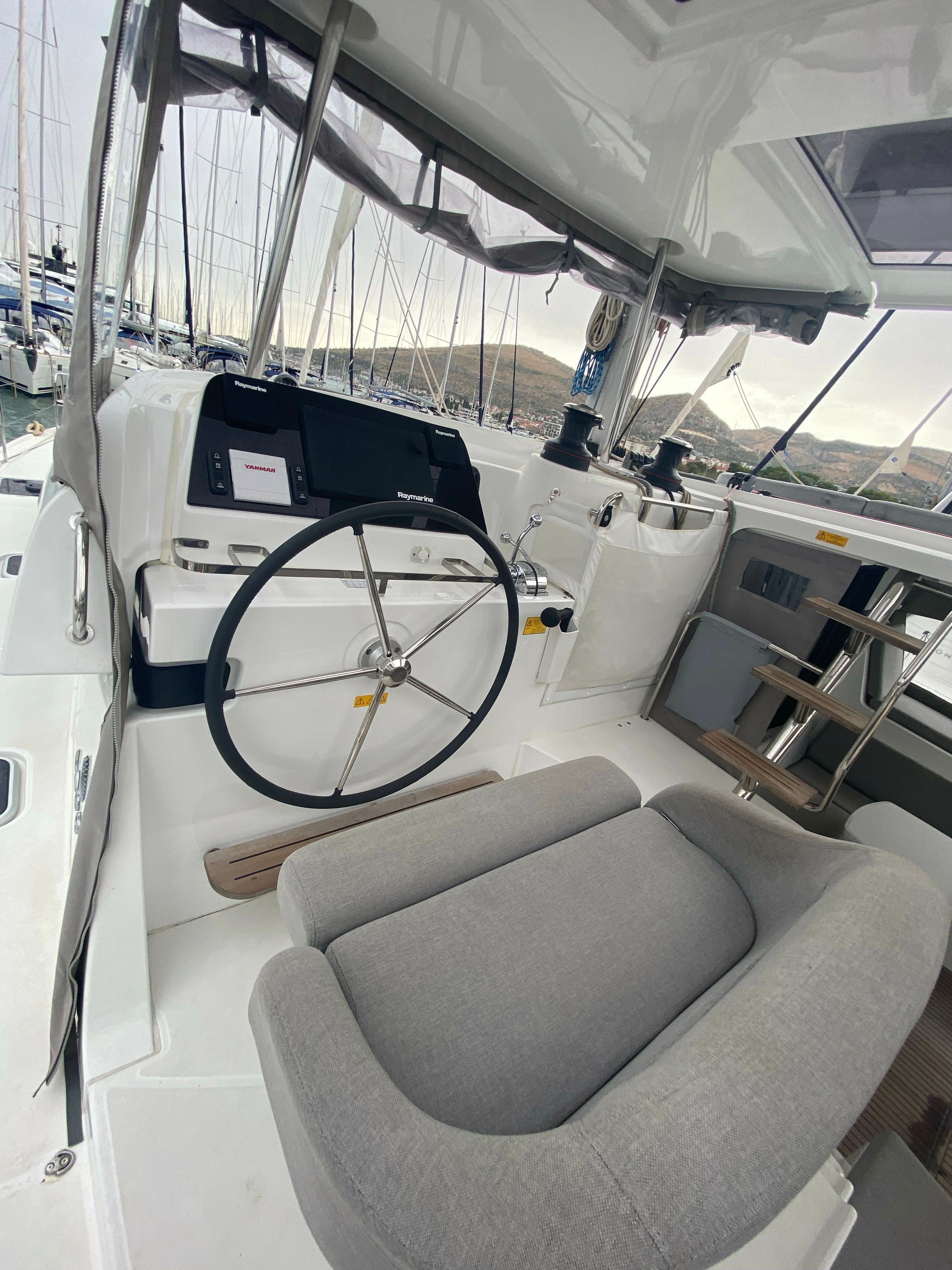 Lagoon 42 | Brunhilde