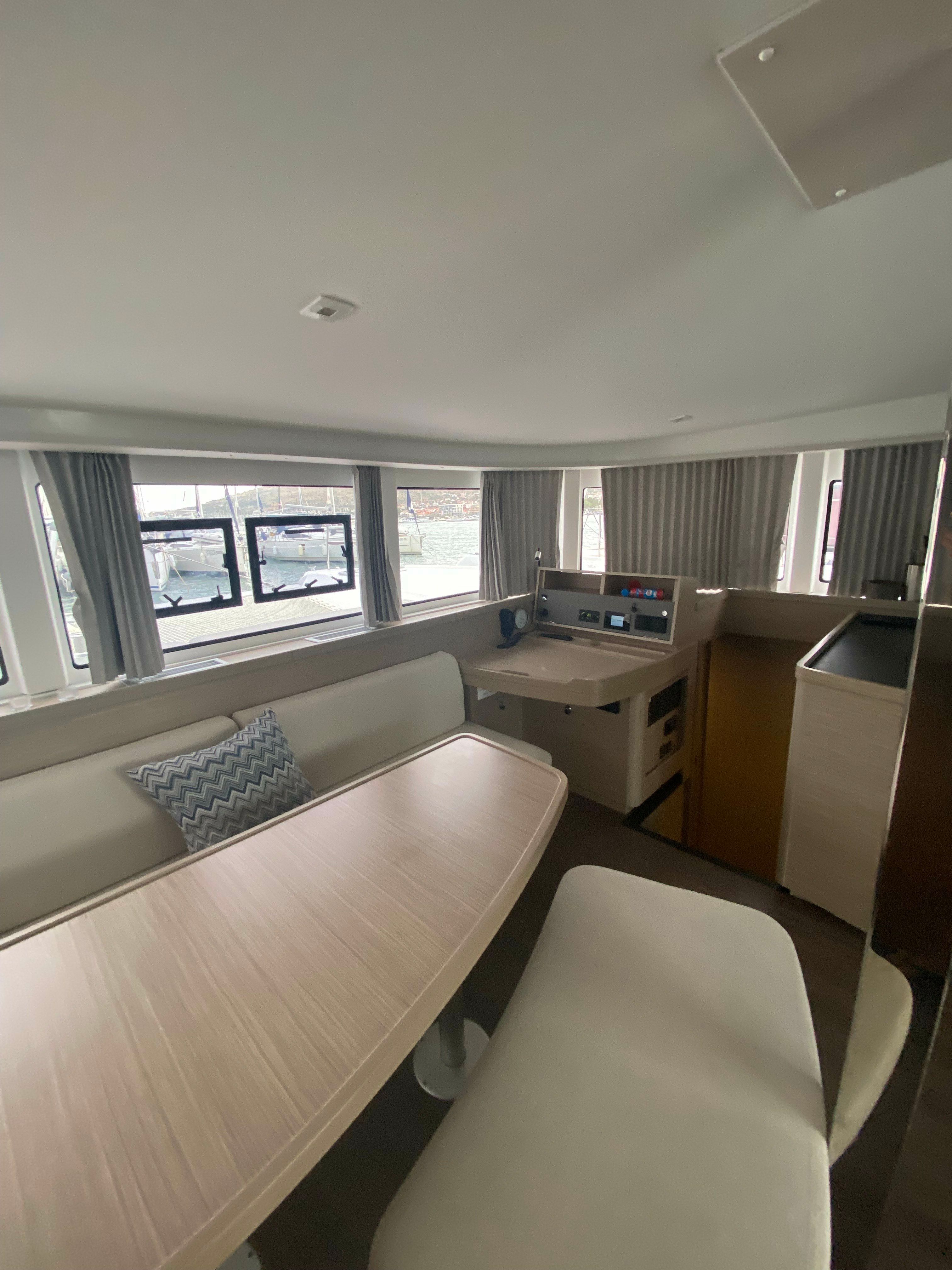 Lagoon 42 | Brunhilde