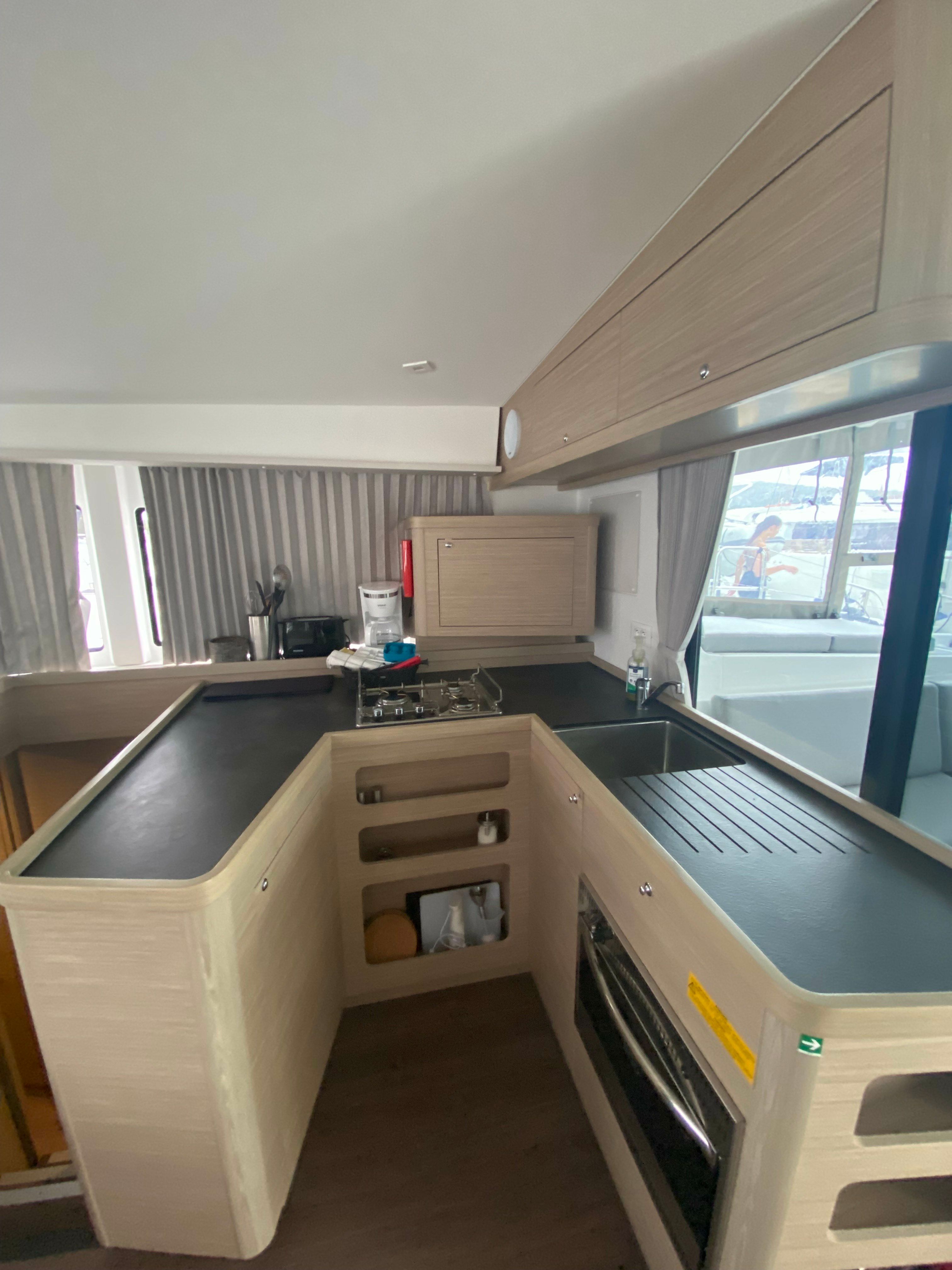 Lagoon 42 | Brunhilde