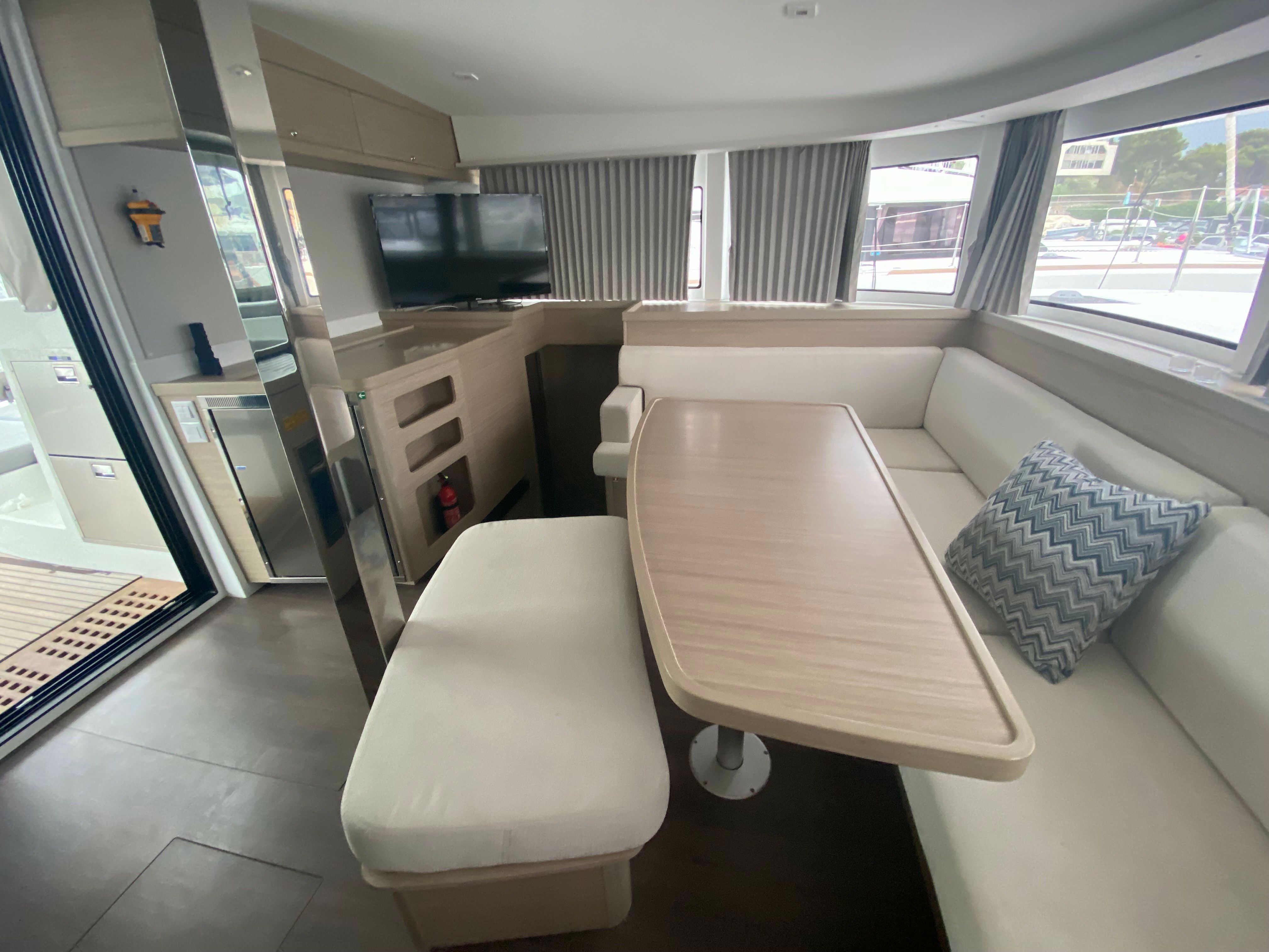 Lagoon 42 | Brunhilde