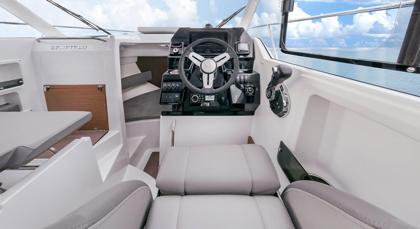 Beneteau Antares 8 | 23