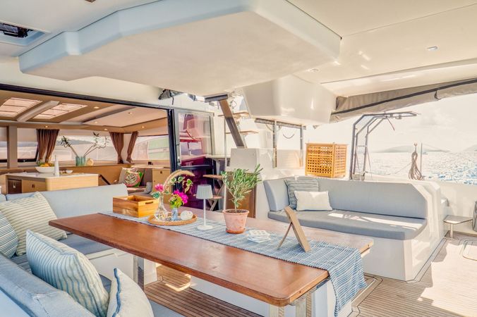 Fountaine Pajot Aura 51 | Dione 2