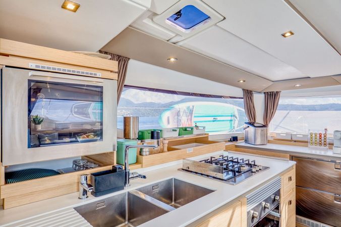 Fountaine Pajot Aura 51 | Dione 2
