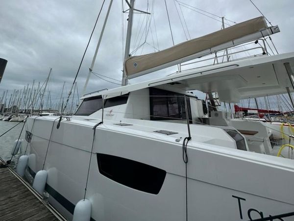 Fountaine Pajot Tanna 47 | Blue Angel