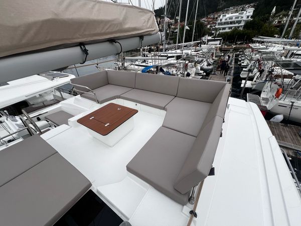 Fountaine Pajot Tanna 47 | Blue Angel