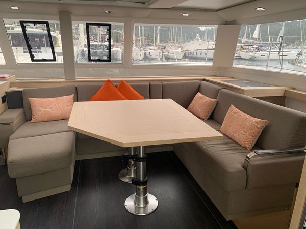Fountaine Pajot Tanna 47 | Blue Angel