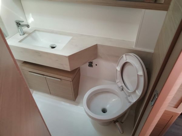 Lagoon 51 | All for Love