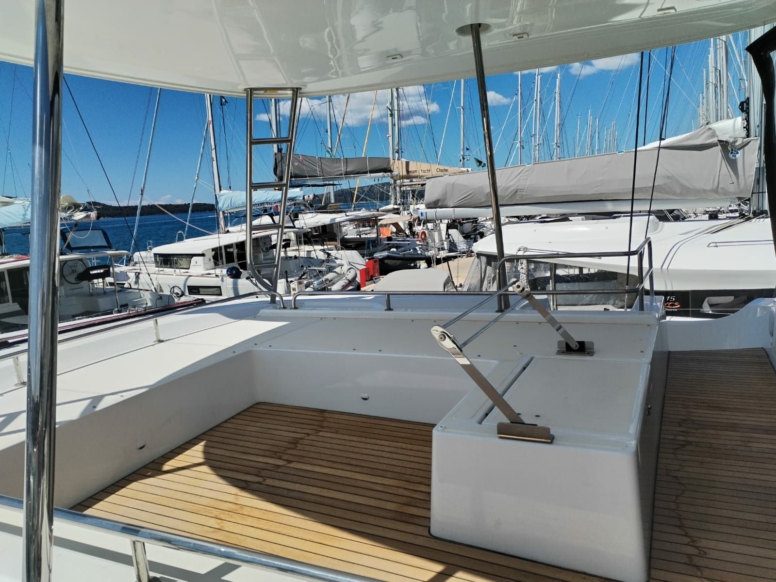 Lagoon 51 | All for Love