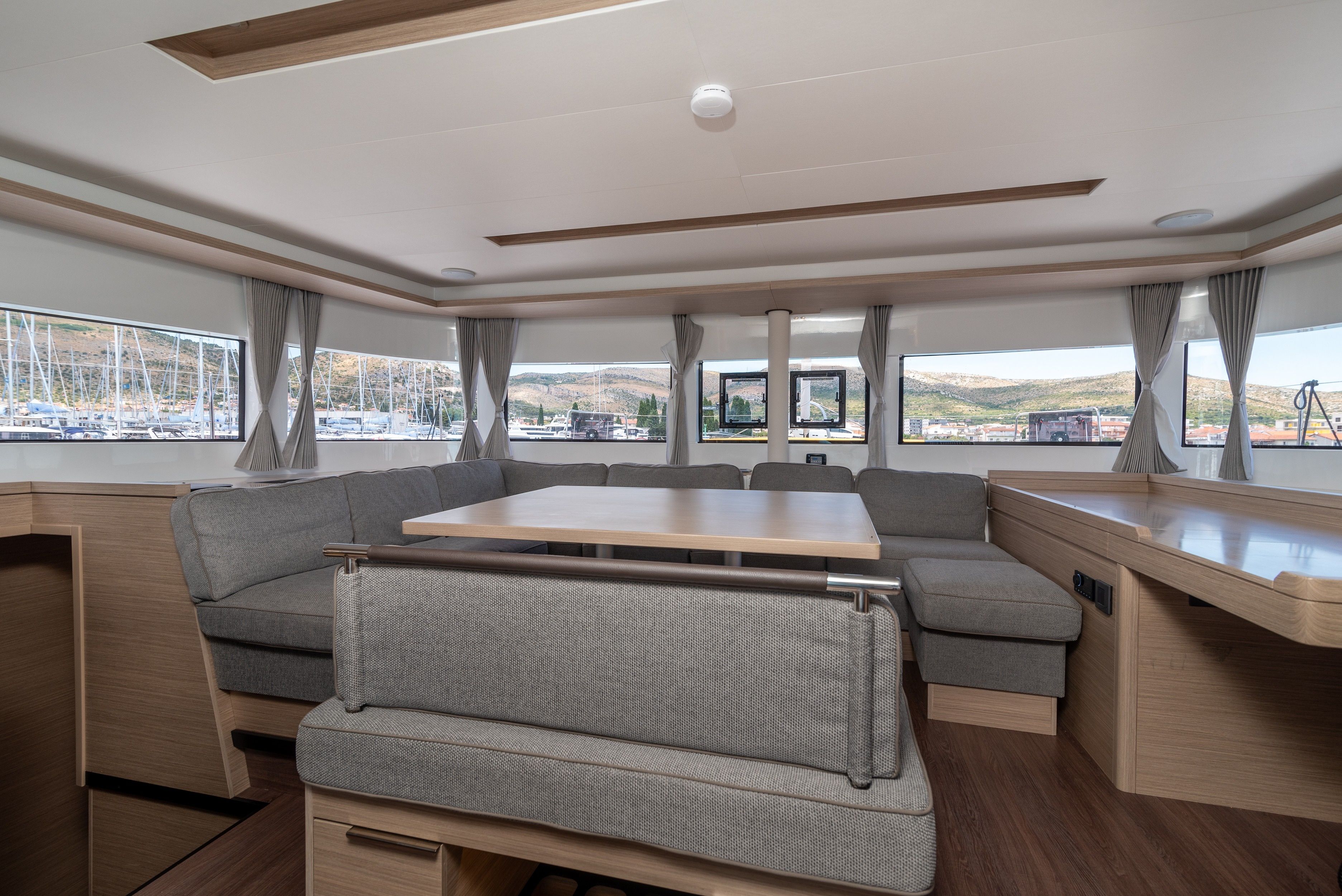 Lagoon 51 | All for Love