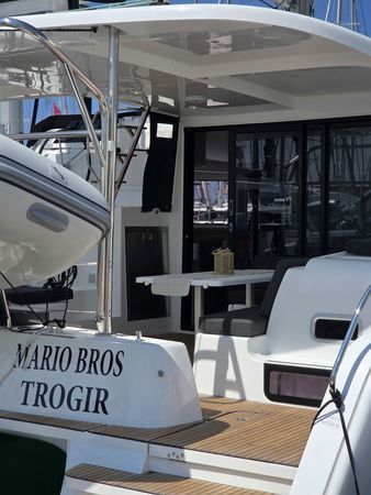 Lagoon 42 | Mario Bros