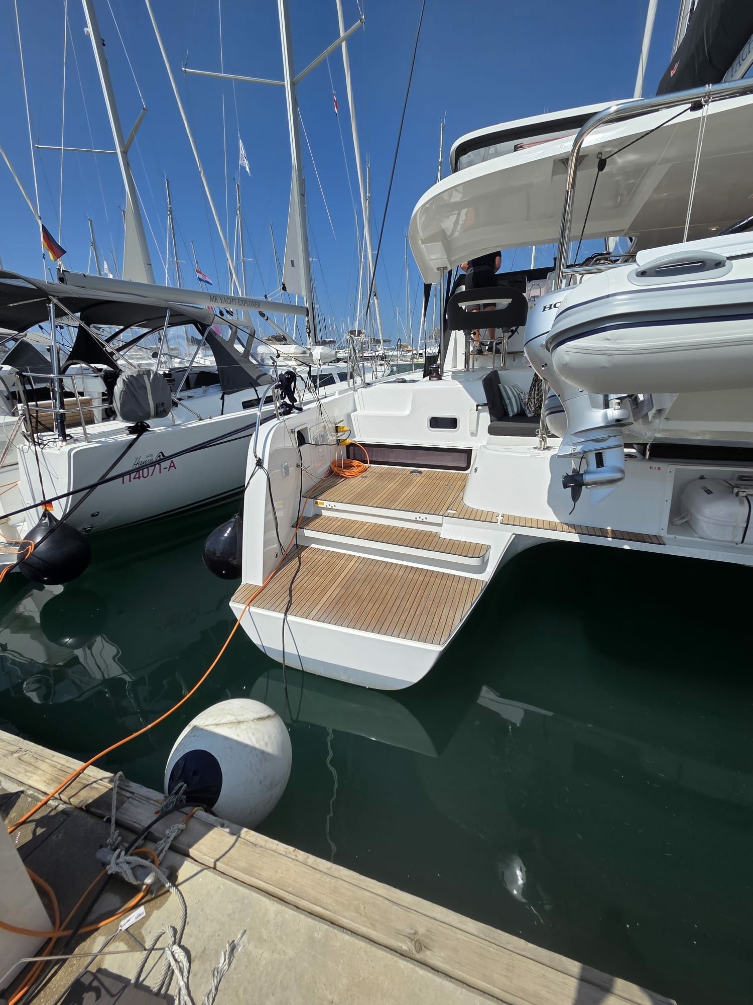 Lagoon 42 | Mario Bros