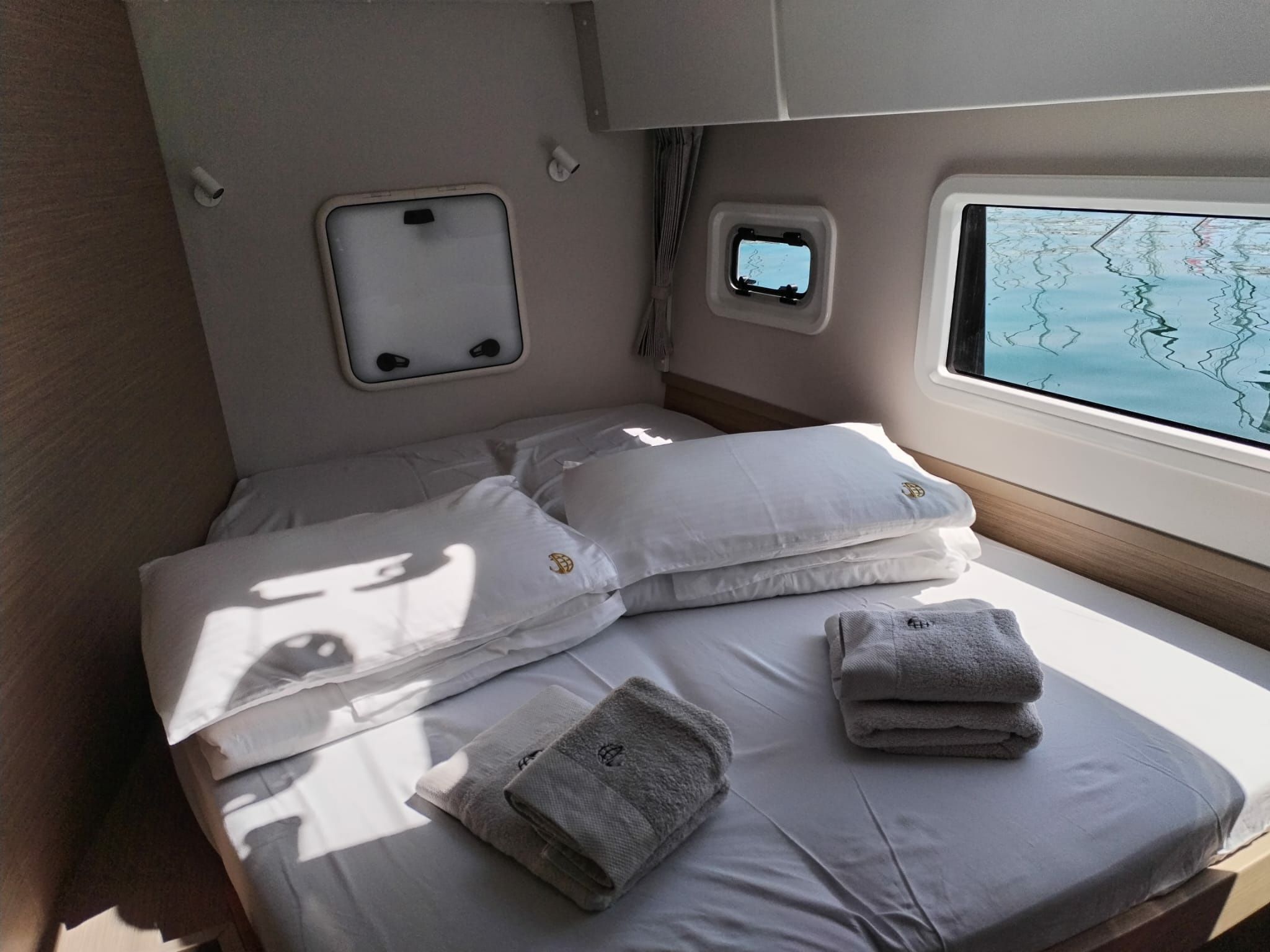 Lagoon 42 | Mario Bros