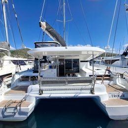 Lagoon 43 | Bunga Bunga