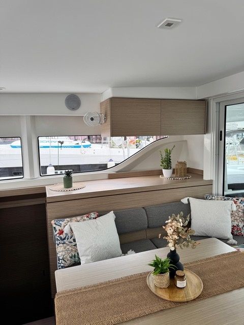 Lagoon 43 | Bunga Bunga