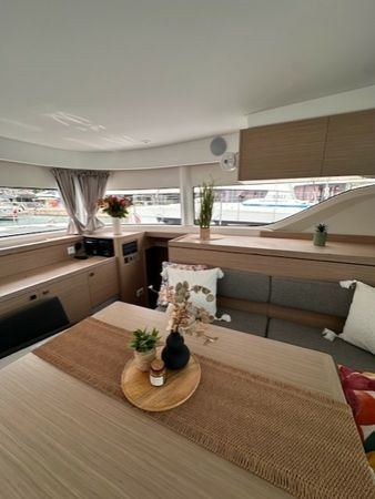 Lagoon 43 | Bunga Bunga