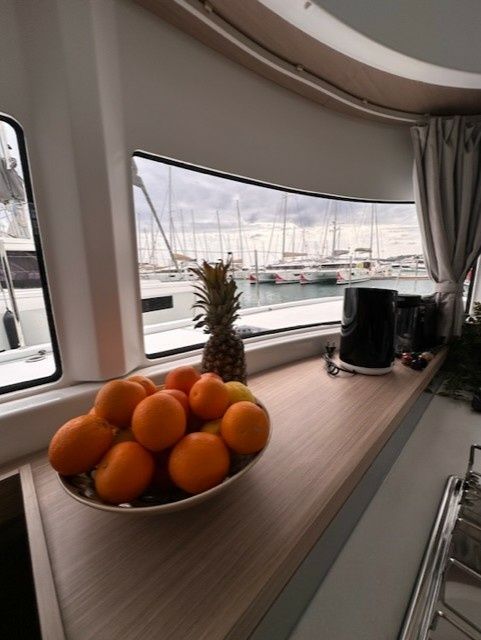 Lagoon 43 | Bunga Bunga