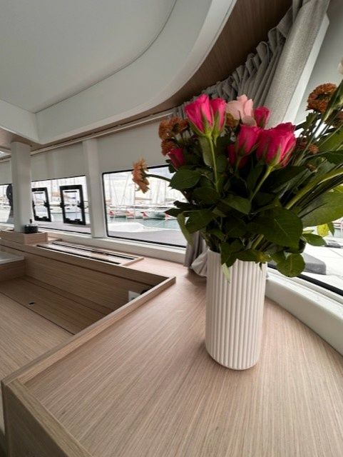 Lagoon 43 | Bunga Bunga