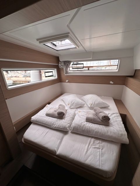 Lagoon 43 | Bunga Bunga