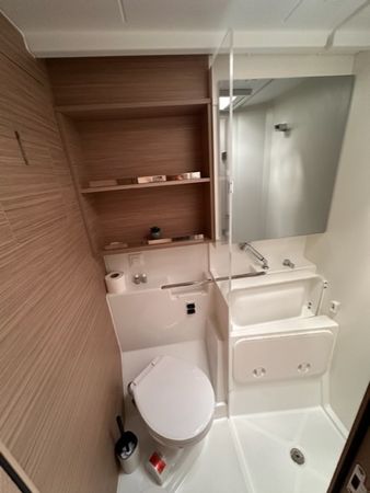 Lagoon 43 | Bunga Bunga