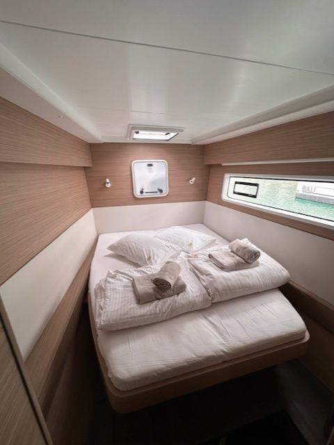 Lagoon 43 | Bunga Bunga