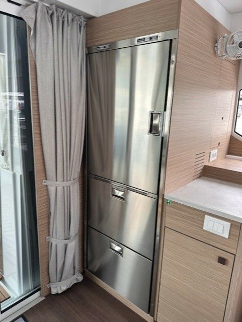 Lagoon 43 | Bunga Bunga