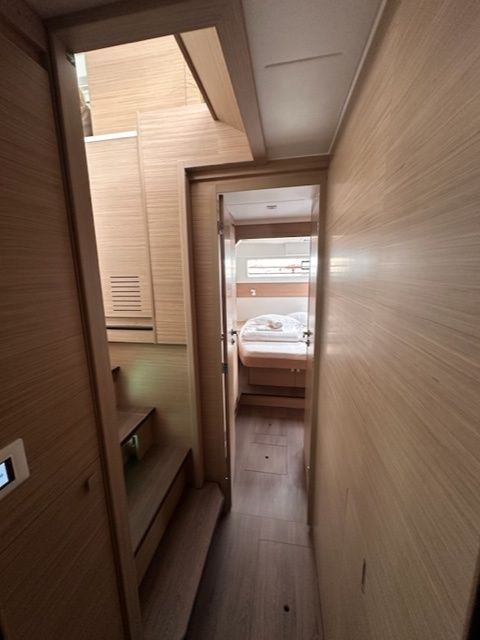 Lagoon 43 | Bunga Bunga