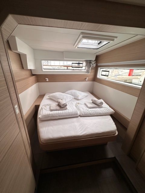 Lagoon 43 | Bunga Bunga